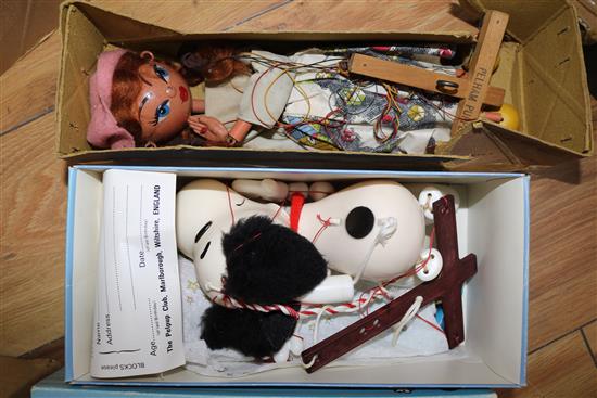 Six Pelham puppets